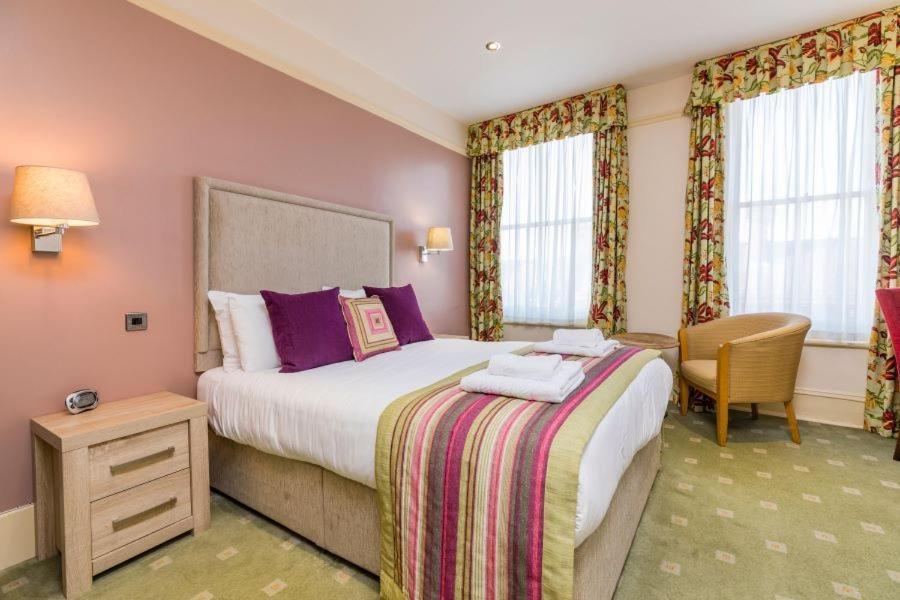 Swan Revived Hotel มิลตันคีนส์ ภายนอก รูปภาพ